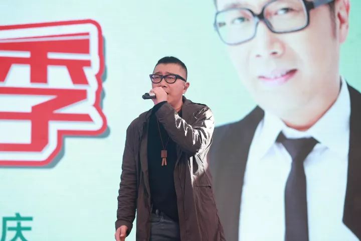 暖心為愛(ài)龐龍連唱四首暖心民謠.jpg